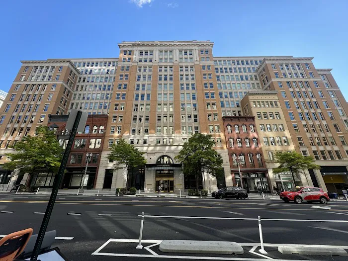 Latham & Watkins LLP Picture 2