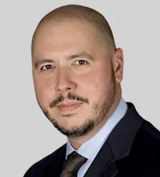 Foley & Lardner LLP: Kevin Garland Picture 1