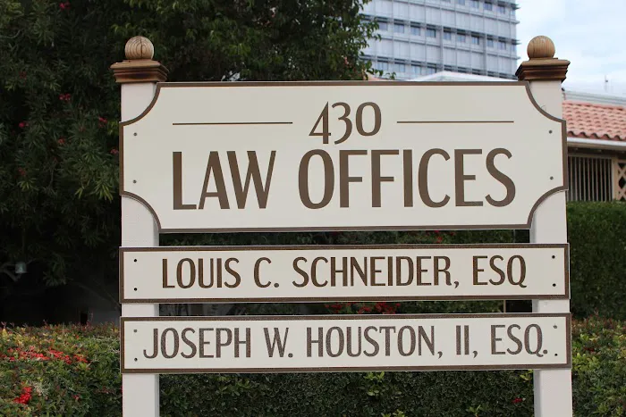 Law Offices Of Louis Schneider Picture 4
