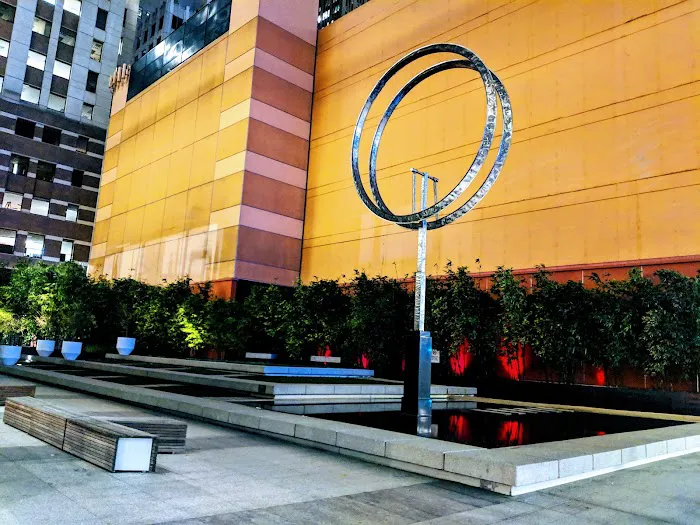 Munger, Tolles & Olson LLP Picture 2