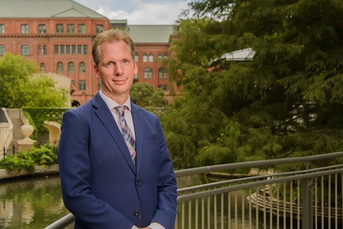 Sean Henricksen Law Firm Picture 2