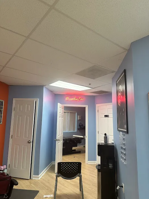 Maryland Injury Clinics - Clinicas de Accidentes Picture 4