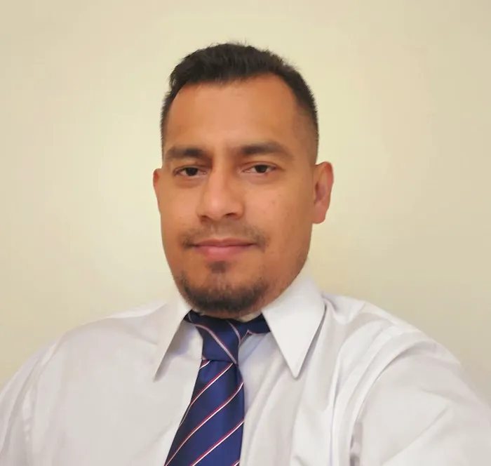 Lic. Julio E. Campos Gonzalez Picture 2