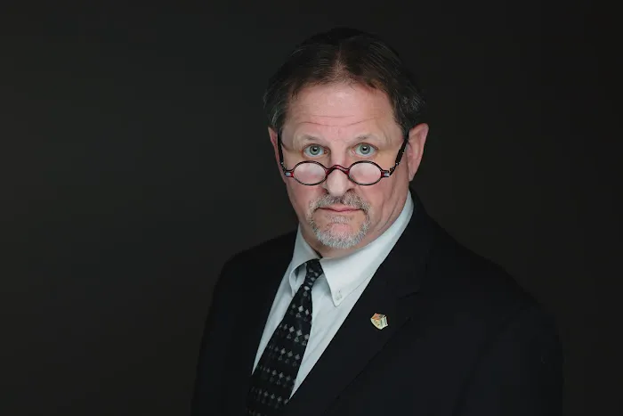 Robert Eliot Sisson P.L.L.C. Attorney at Law Picture 3